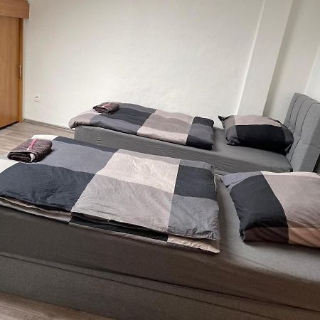 Apartment Bis Zu 8 Einzelbetten Stellplatz Wifi Essen Esterno foto
